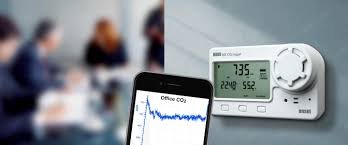 HOBO Carbon Dioxide/Temp/RH Data Logger – MX1102A perspective 3
